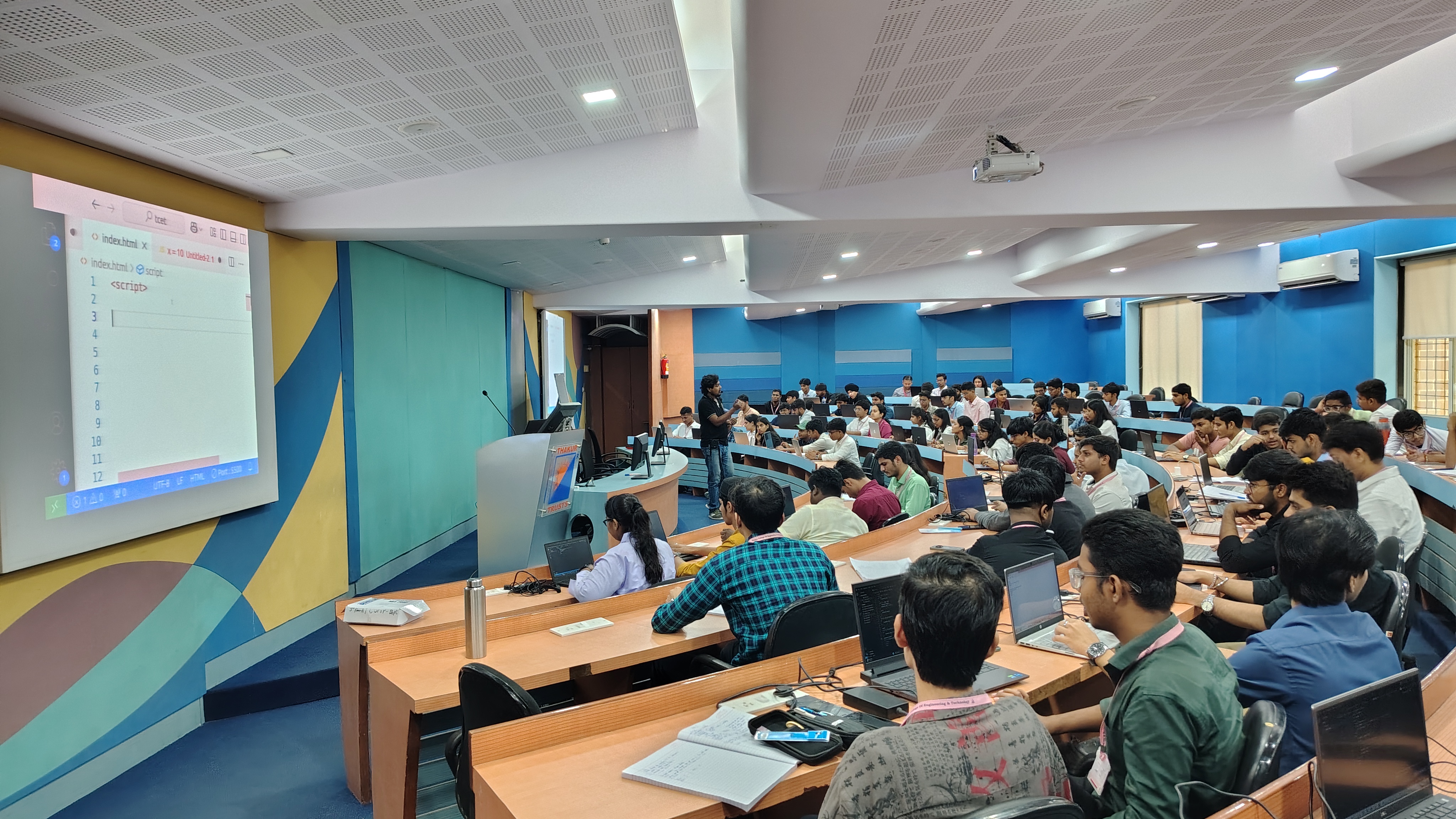 Full classroom attending Shailesh Sonare's training session